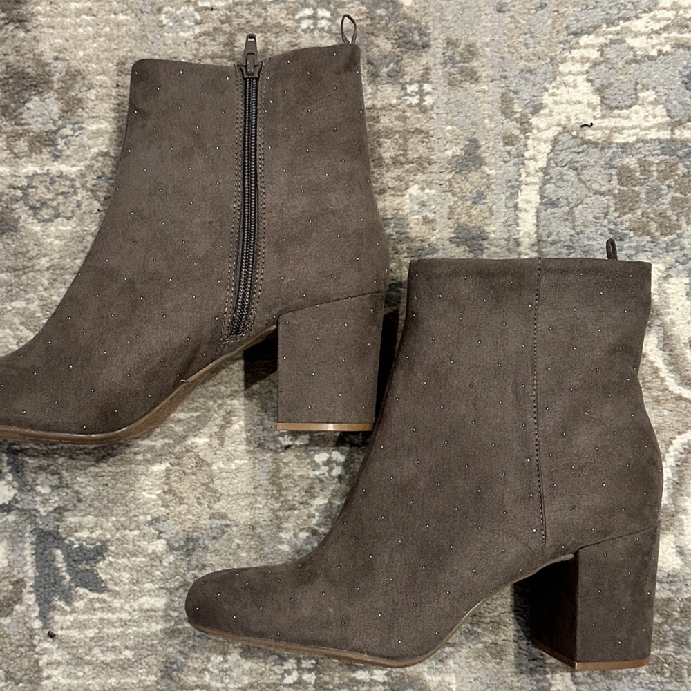 Old Navy Gray Suede Boats with Sparkle Detail